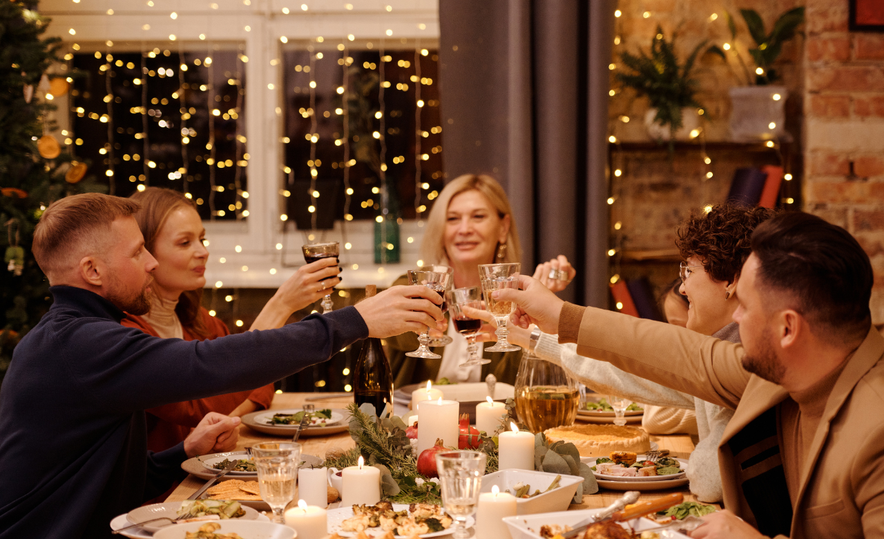 How to throw a christmas party