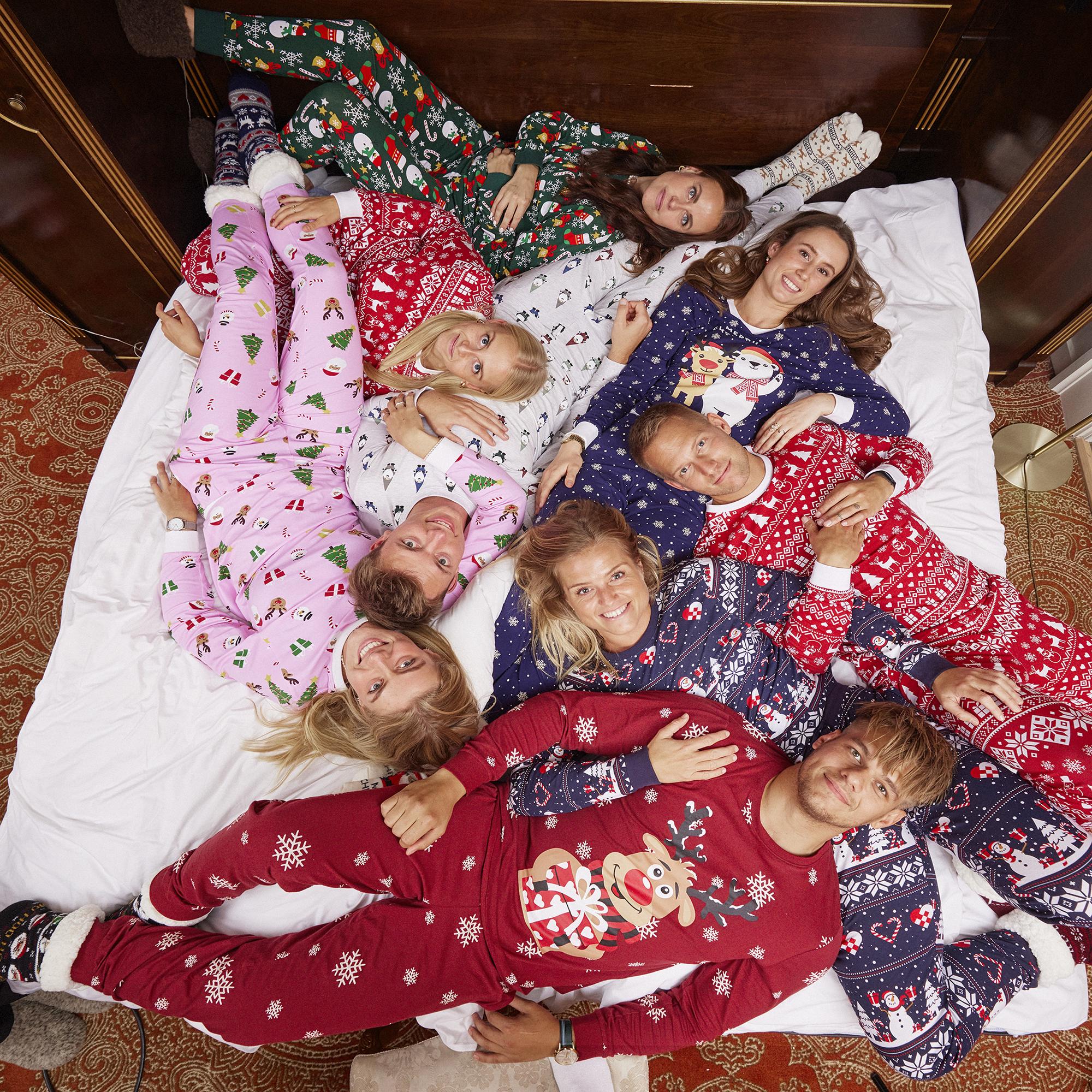 when do you decorate for christmas - Illustration